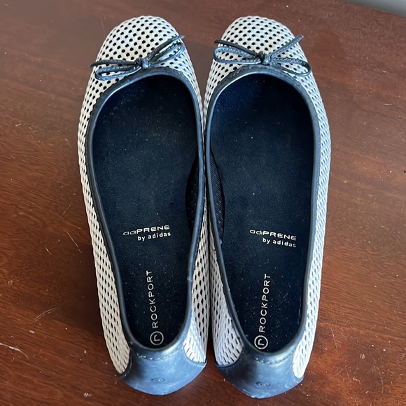 Ladies flats 8.5 - Picture 2 of 3